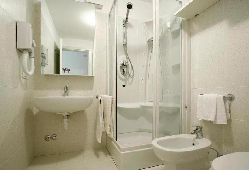 Lacroma Bio Hotel & Apartments