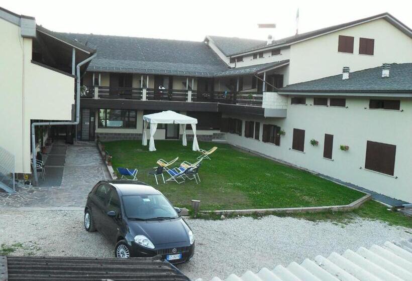 酒店 Rifugio Alantino