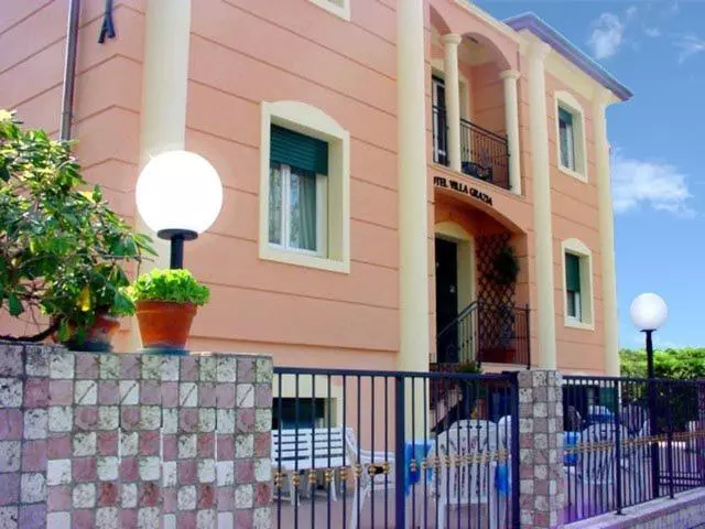 ホテル Villa Grazia