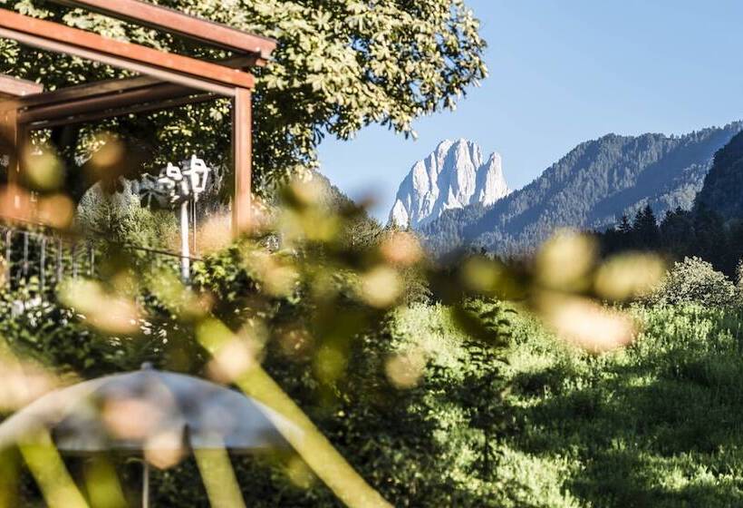 Отель Weisses Rössl   Cavallino Bianco