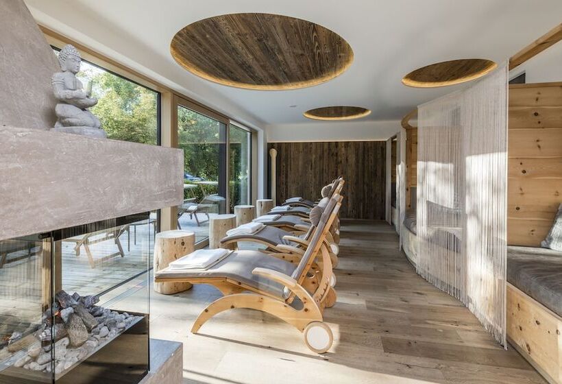 Отель Weisses Rössl   Cavallino Bianco