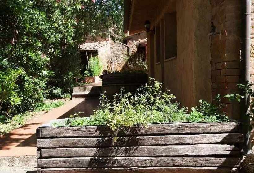 Aamiaismajoitus (B&B) Borgo De Salaioli