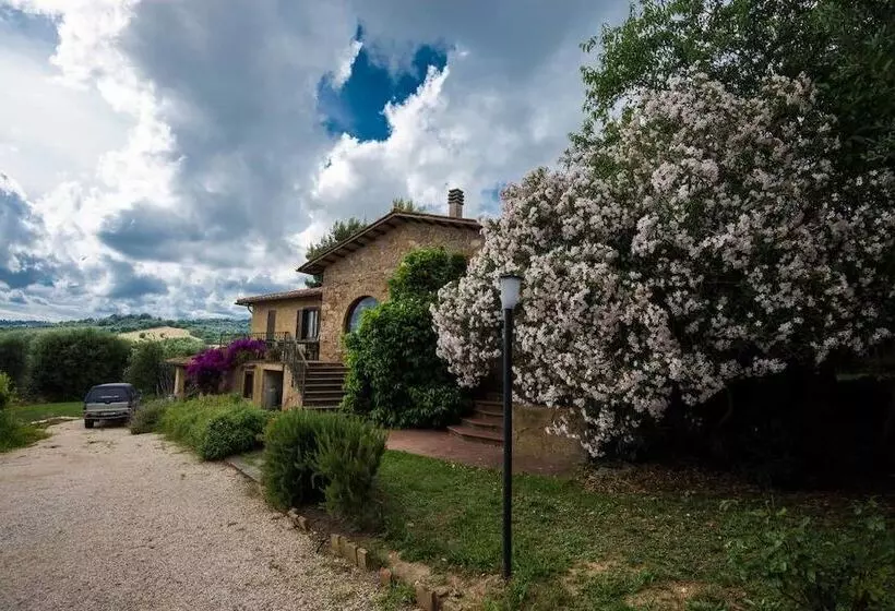 Aamiaismajoitus (B&B) Borgo De Salaioli