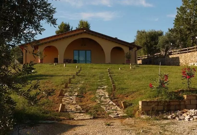 Aamiaismajoitus (B&B) Borgo De Salaioli