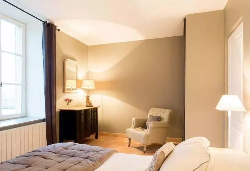 Aamiaismajoitus (B&B) Château De Pierreclos