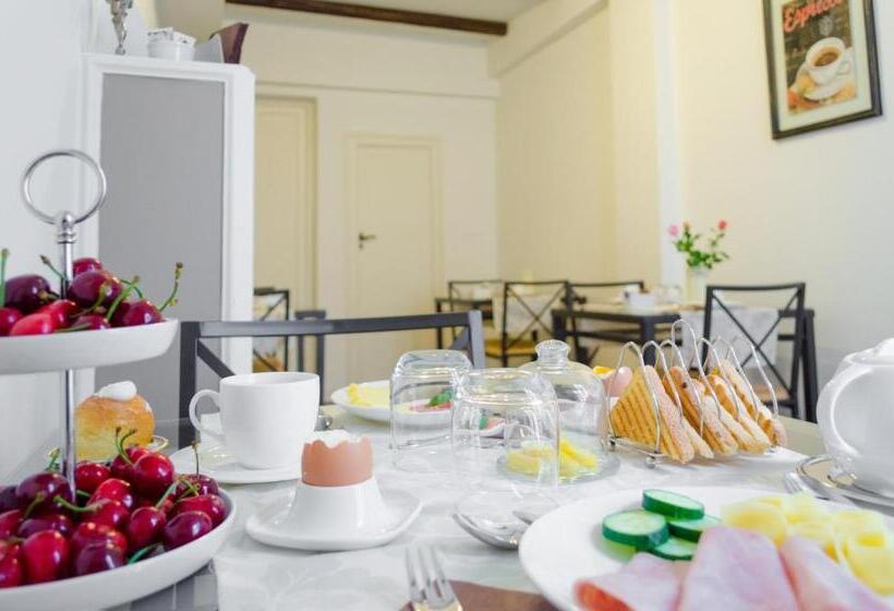 تختخواب و صبحانه Dimora Novecento