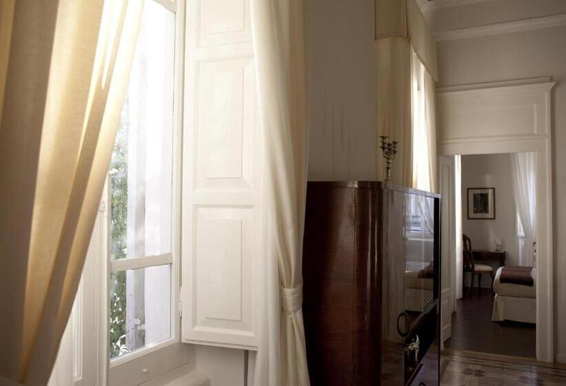 تختخواب و صبحانه Dimora Novecento