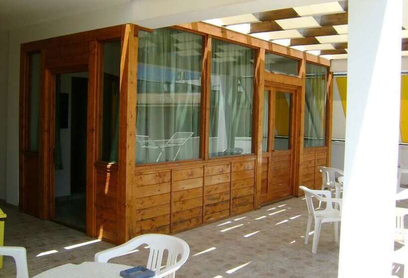 تختخواب و صبحانه Oasi