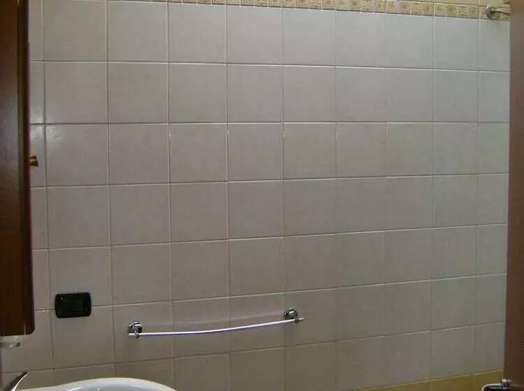 تختخواب و صبحانه Oasi