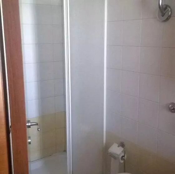 تختخواب و صبحانه Oasi