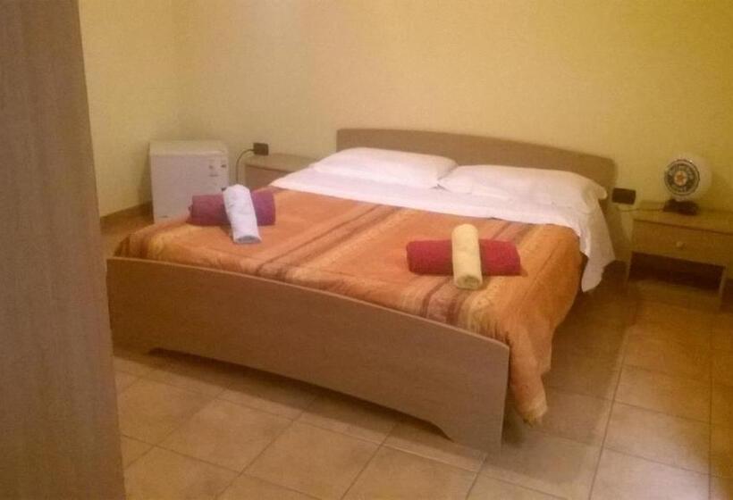 تختخواب و صبحانه Oasi