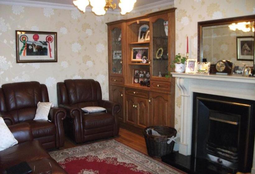 צימר Riverdale Farmhouse