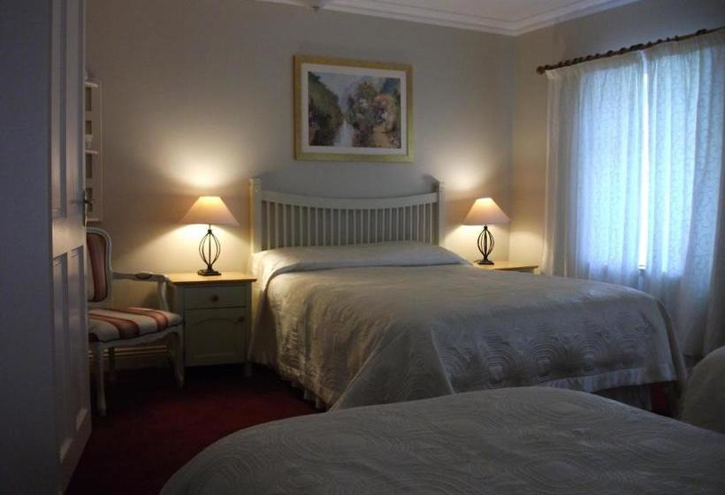 צימר Riverdale Farmhouse