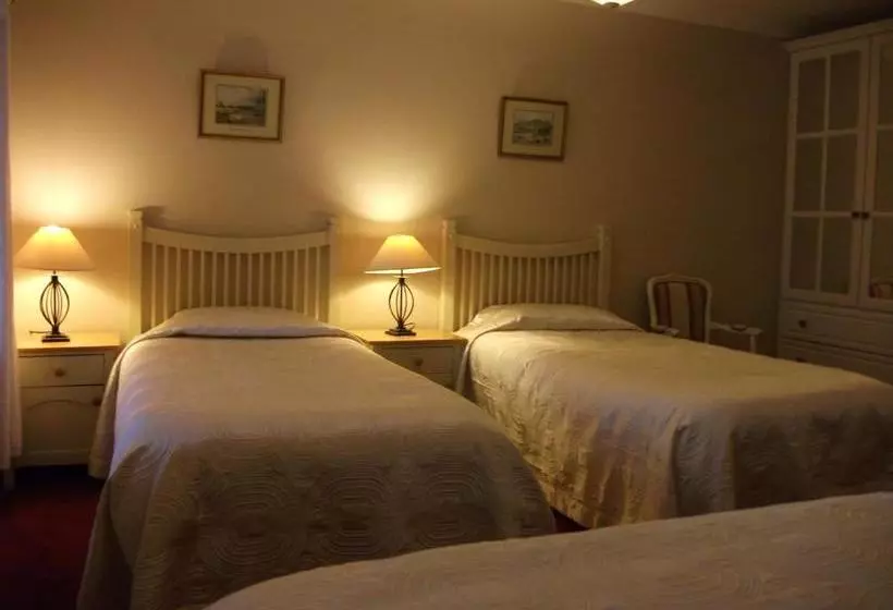 تختخواب و صبحانه Riverdale Farmhouse