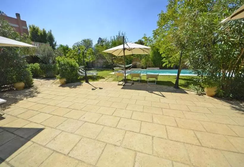 Aamiaismajoitus (B&B) Villa Magnolia