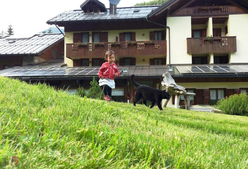 בית מלון כפרי Albergo Nuoitas