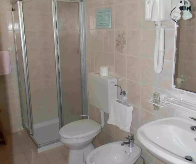 Hotelli Albergo Nuoitas