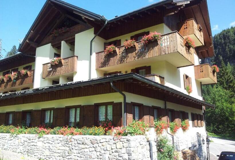 בית מלון כפרי Albergo Nuoitas