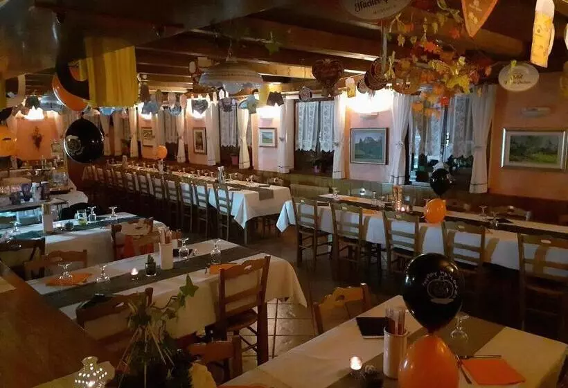 Hotelli Albergo Nuoitas