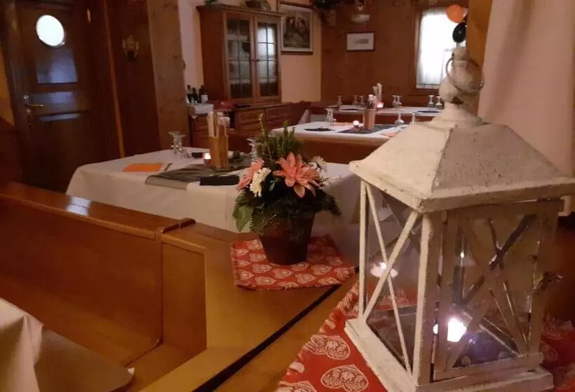 Hotelli Albergo Nuoitas