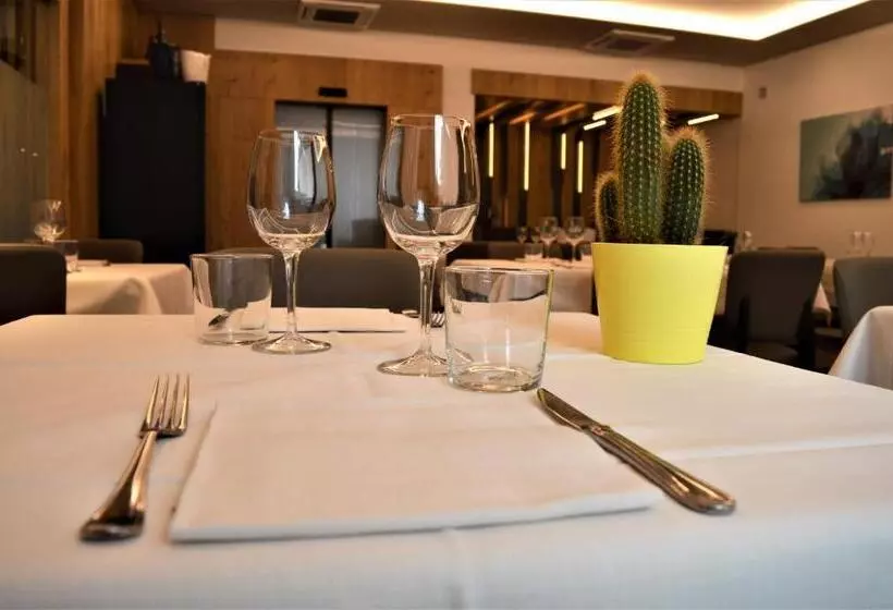 Hotelli Albergo Ristorante Da Neni