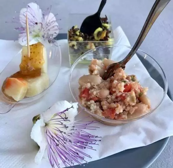 هتل La Calandra Resort
