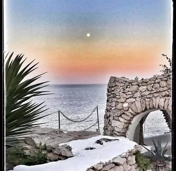 هتل La Calandra Resort