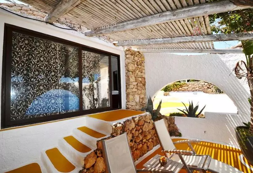 هتل La Calandra Resort