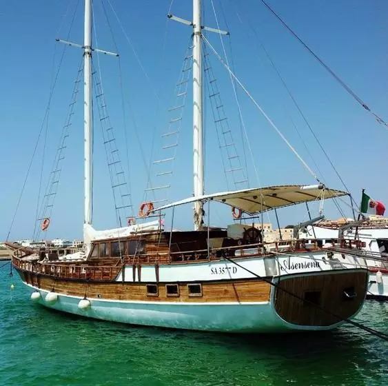 هتل La Calandra Resort