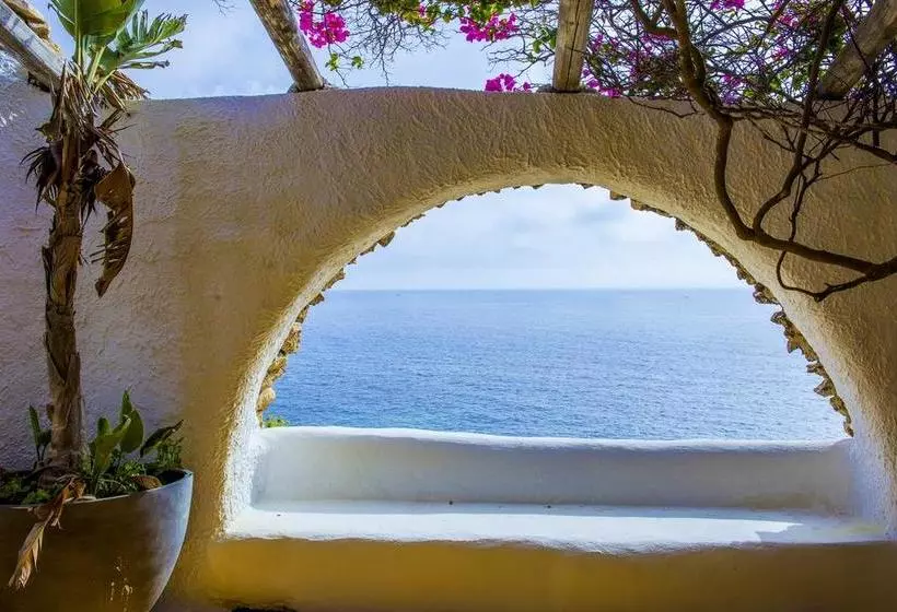 هتل La Calandra Resort