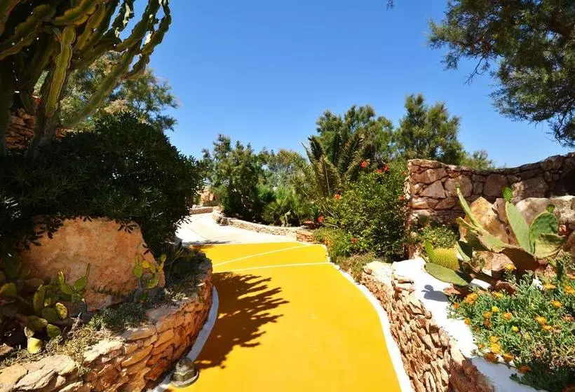 هتل La Calandra Resort