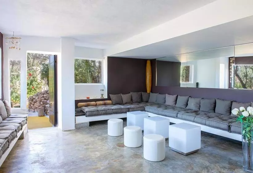 هتل La Calandra Resort