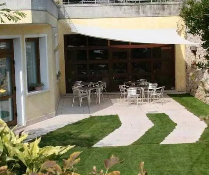 Hotelli Ristorante La Rua