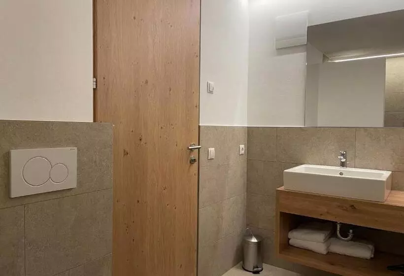 Hotelli Pension & Residence Astoria