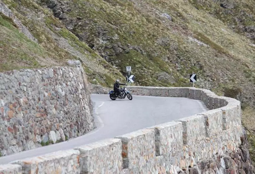 Hotelli Pension & Residence Astoria