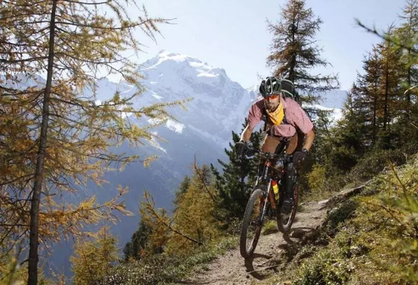 Hotelli Pension & Residence Astoria