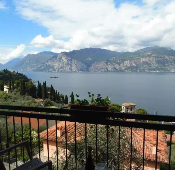 Hotelli Villa Emma Malcesine
