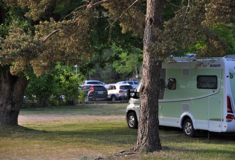 הוסטל Källviken Semesterby