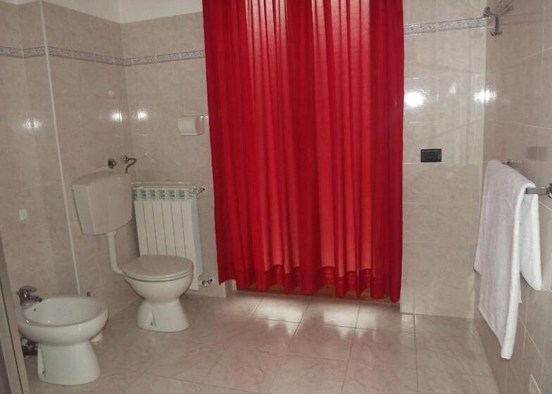 مبيت وإفطار Affittacamere Pone