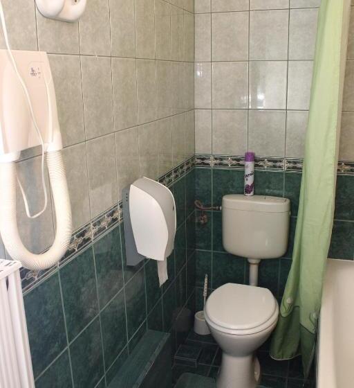 تختخواب و صبحانه Kálmán Panzió