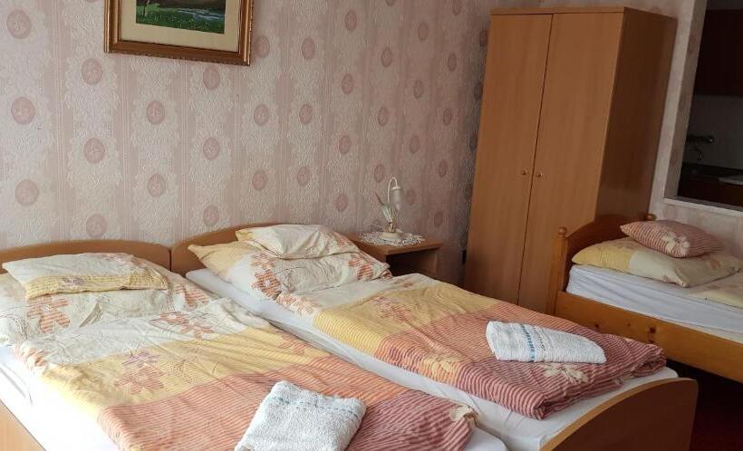 تختخواب و صبحانه Kálmán Panzió