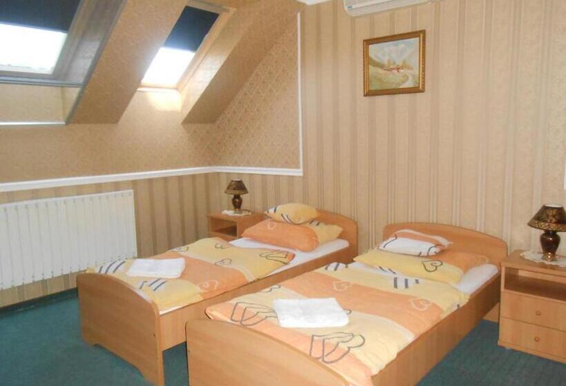 تختخواب و صبحانه Kálmán Panzió