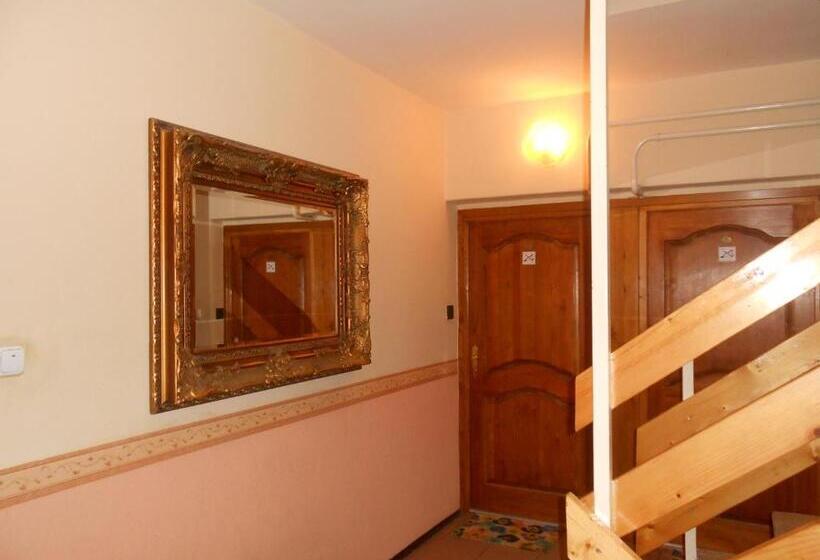 تختخواب و صبحانه Kálmán Panzió