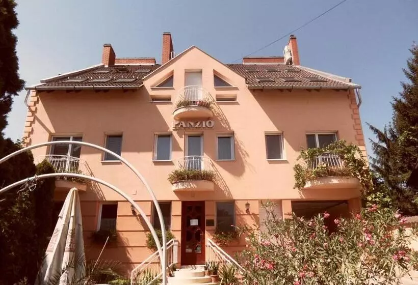 تختخواب و صبحانه Kálmán Panzió