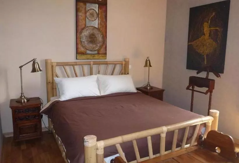 ベッドアンドブレックファースト Les Chambres Du Clos Des Capucins