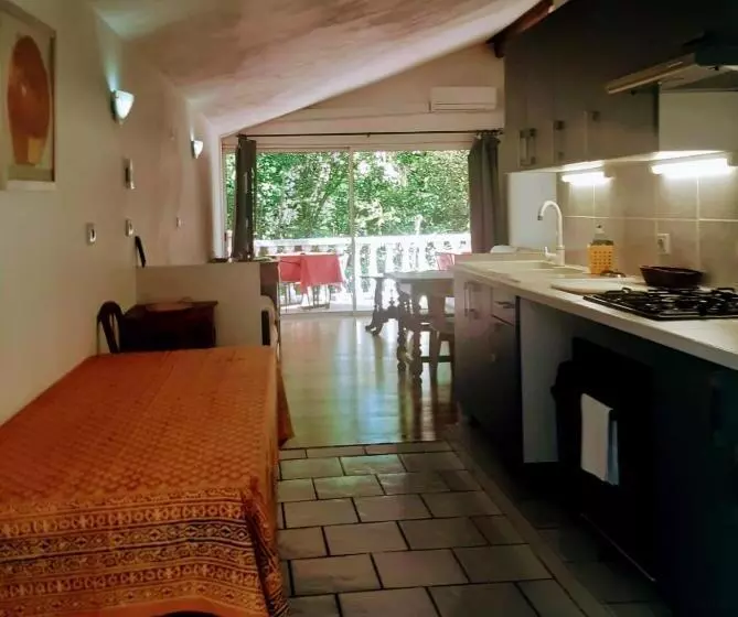 ベッドアンドブレックファースト Les Chambres Du Clos Des Capucins