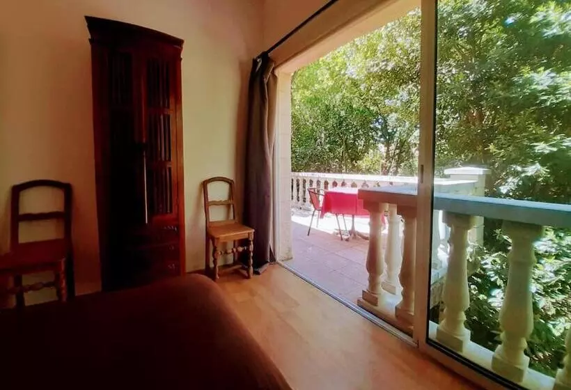 ベッドアンドブレックファースト Les Chambres Du Clos Des Capucins