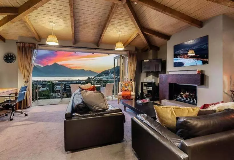 Chambers City Centre Penthouse