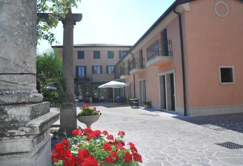 호텔 Albergo Minuetto