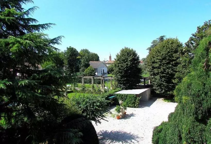 Hotelli Albergo Minuetto